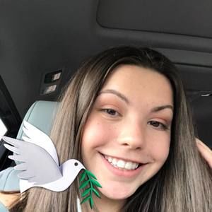 Meet your Posher, Chloe